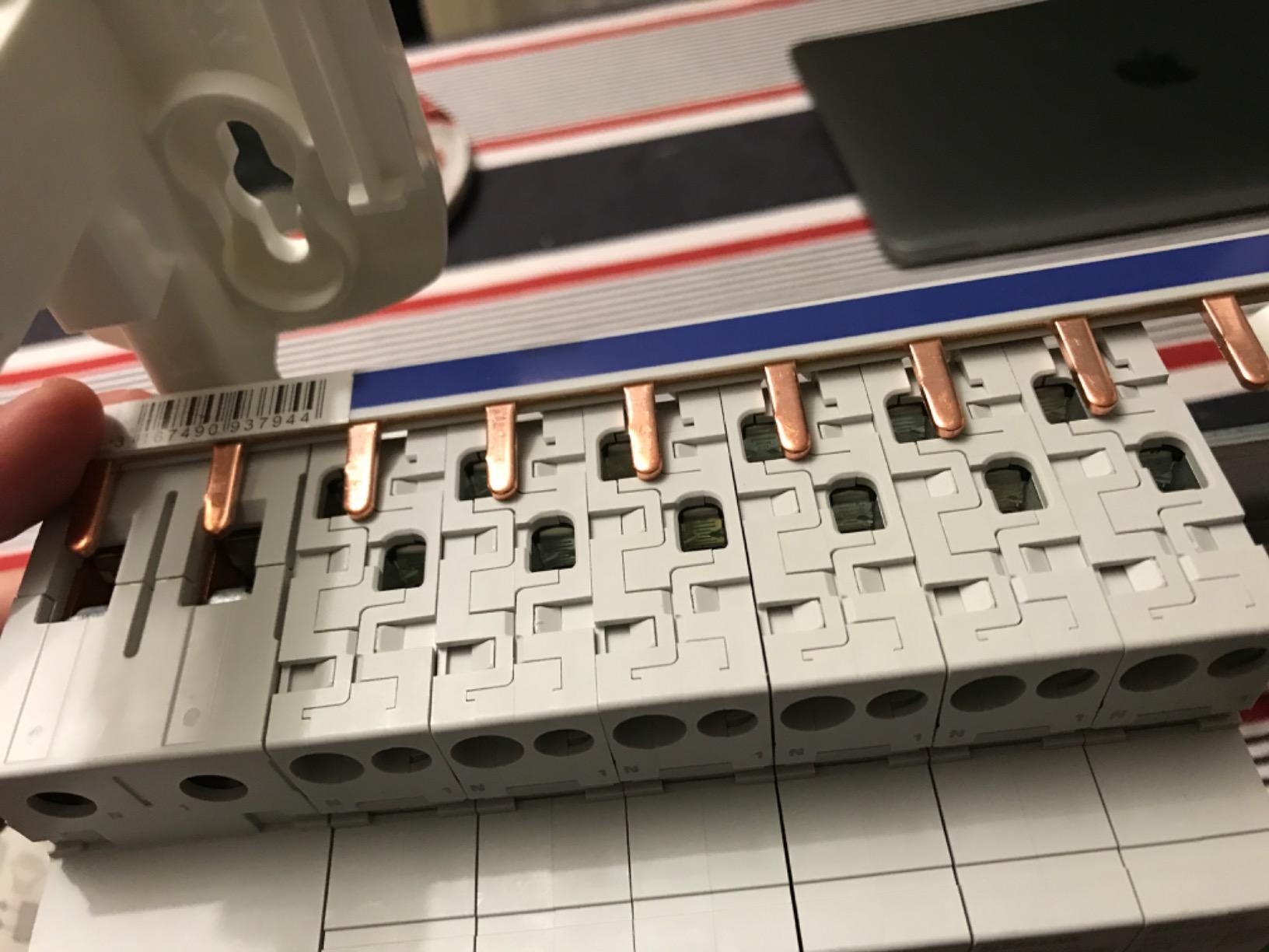Siemens Tableau pré-équipé 1 rangée 13 modules coffret 40A 30mA