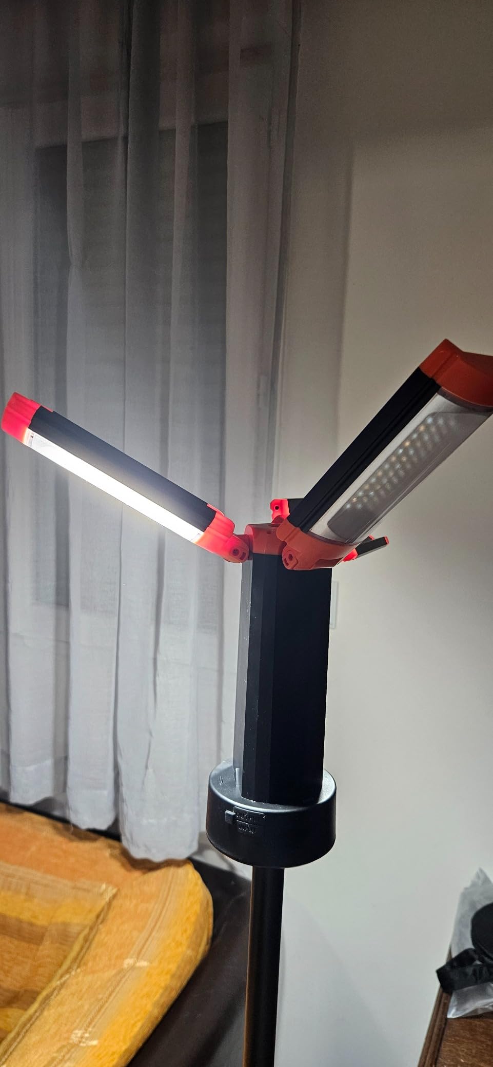 T-Sun Work Lights projecteur chantier LED 9000mAh + trépied