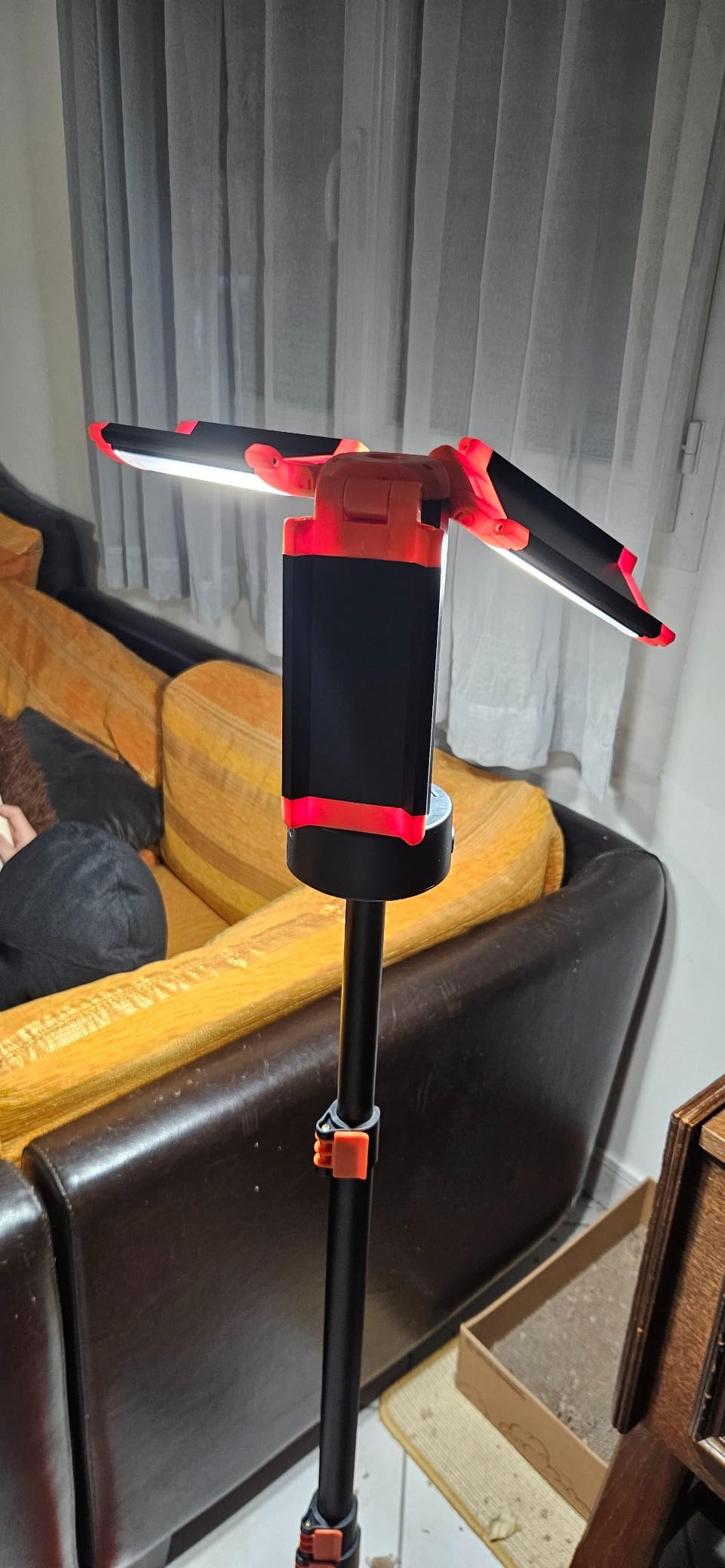 T-Sun Work Lights projecteur chantier LED 9000mAh + trépied