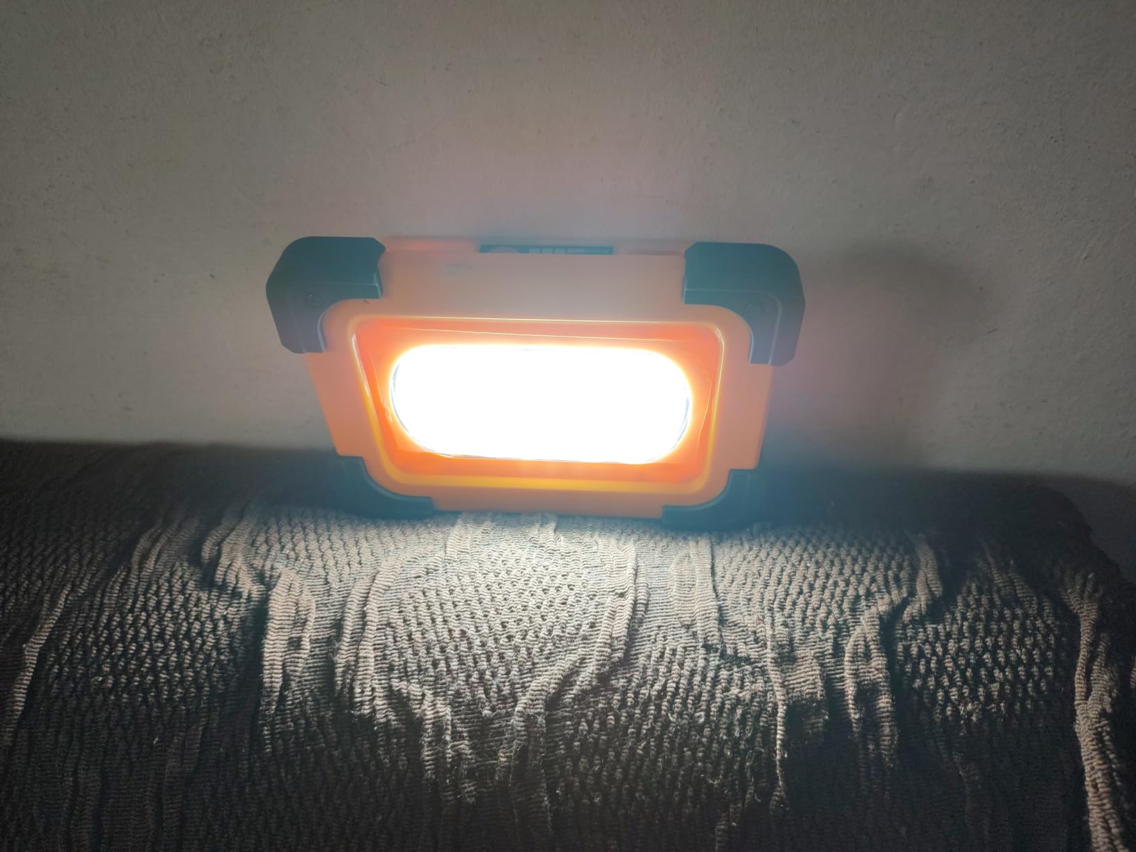 T-Sun Work Lights projecteur LED 60W solaire rechargeable