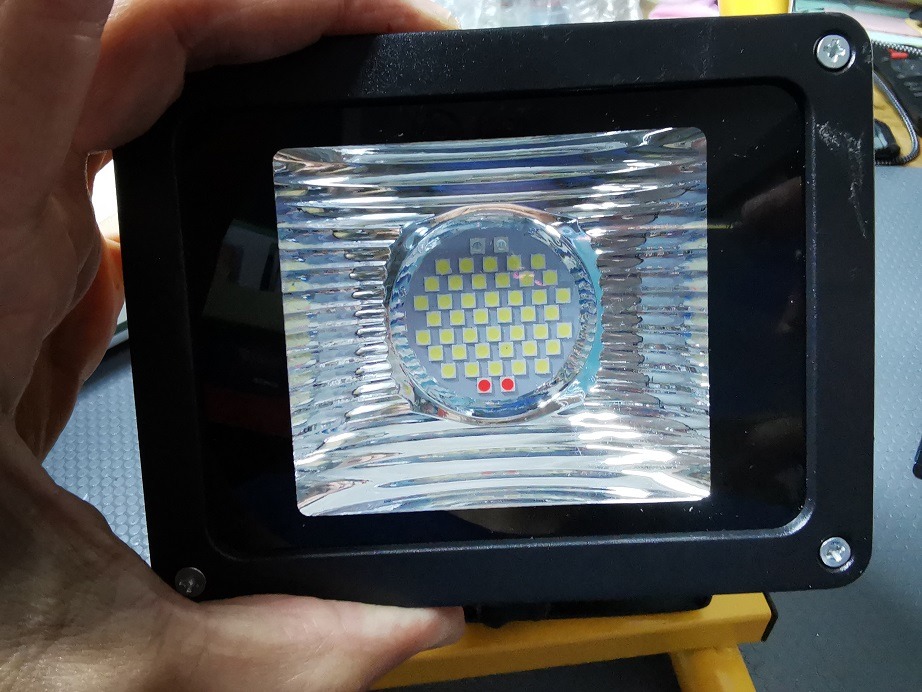 T-Sun Work Lights projecteur LED rechargeable 30W 2500LM IP65