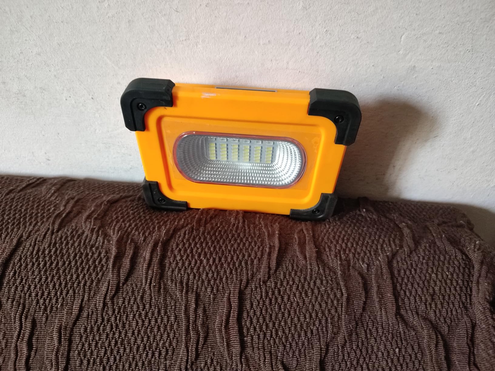T-Sun Work Lights projecteur LED 60W solaire rechargeable