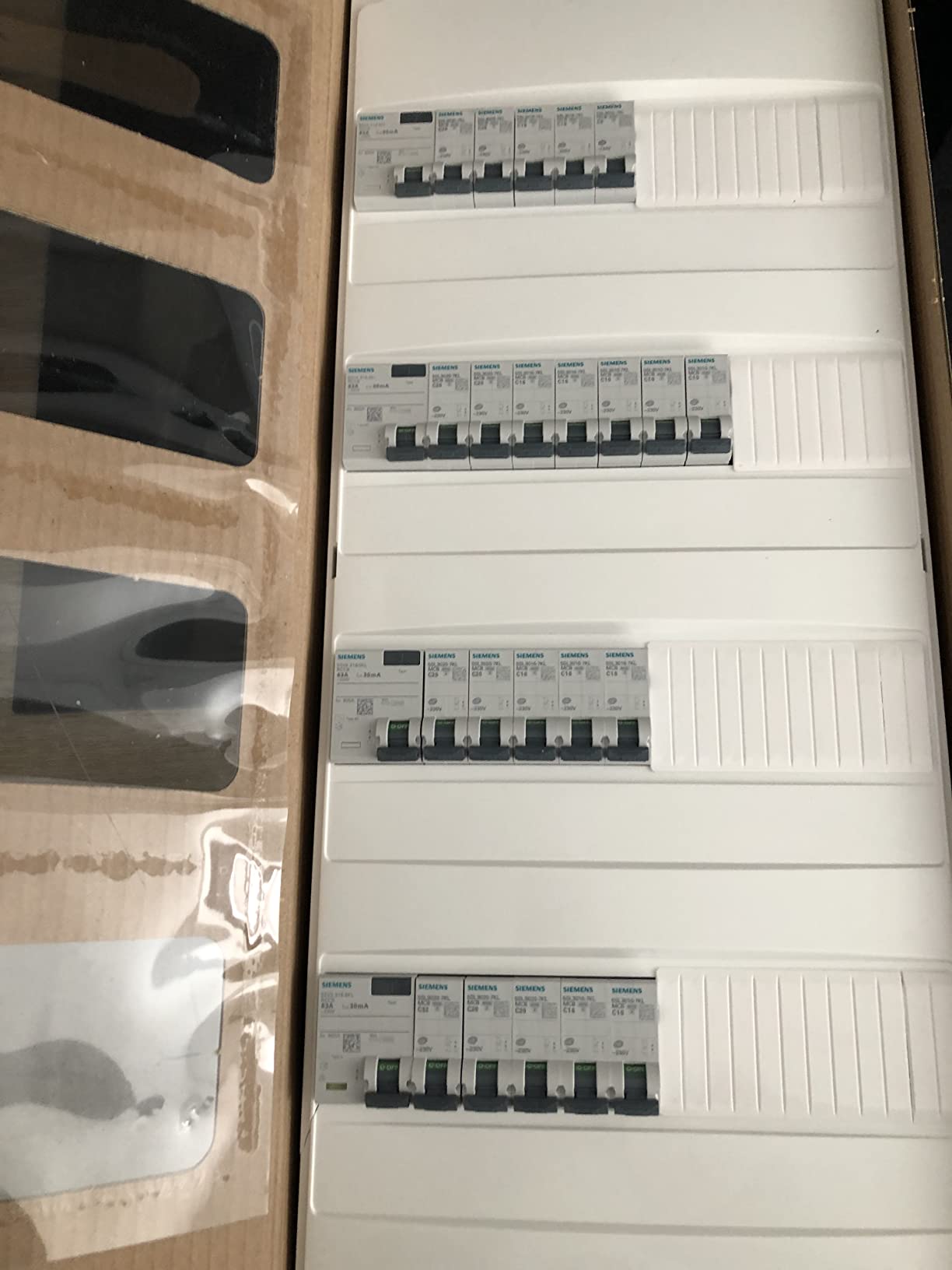 Siemens tableau électrique 4 rangées pré-équipé 63A 22 disjoncteurs