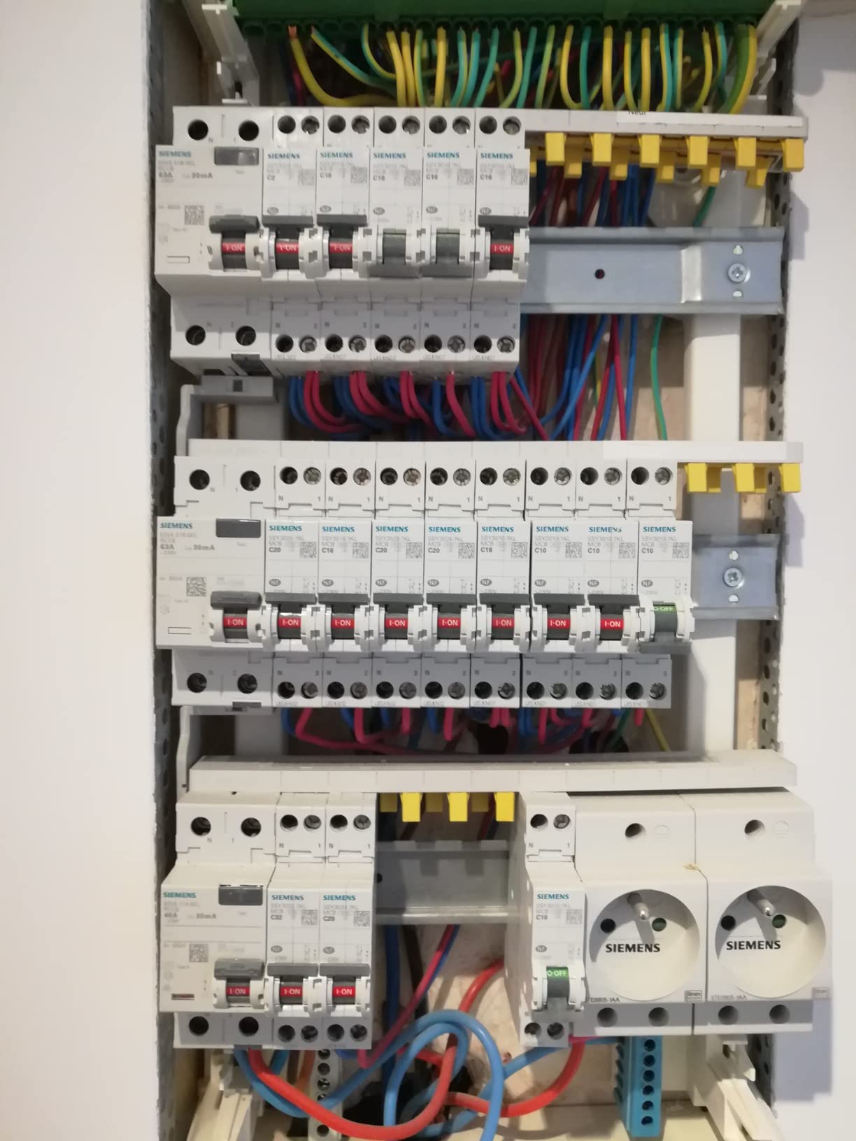 Siemens Tableau Électrique Pré-Équipé 2 Rangées 26 Modules