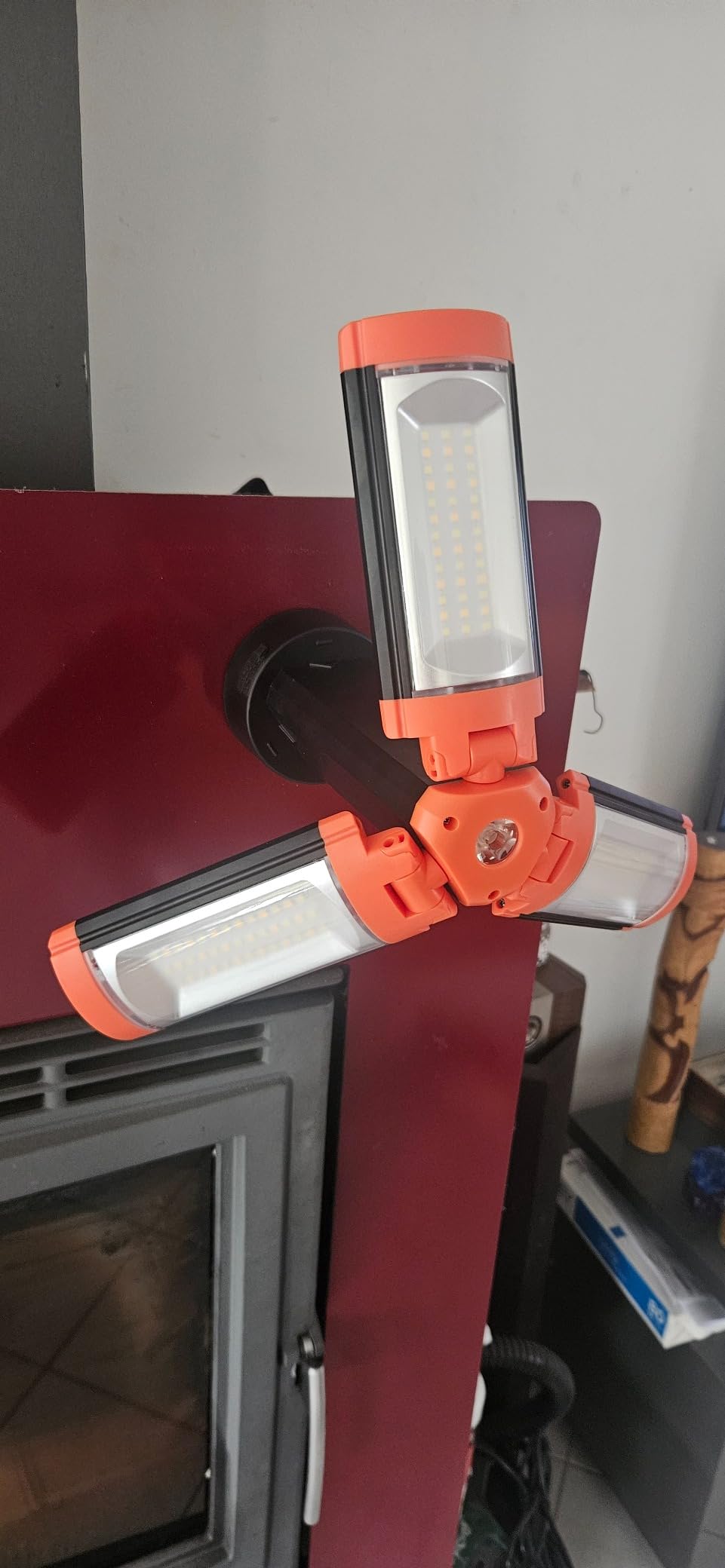 T-Sun Work Lights projecteur chantier LED 9000mAh + trépied