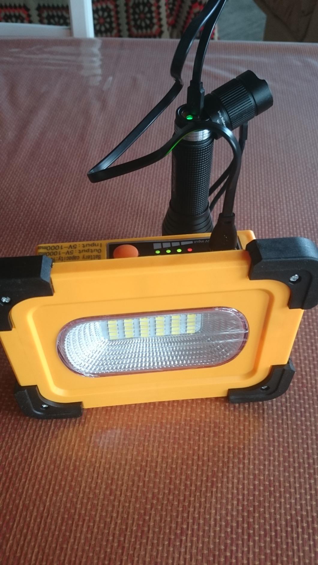 T-Sun Work Lights projecteur LED 60W solaire rechargeable
