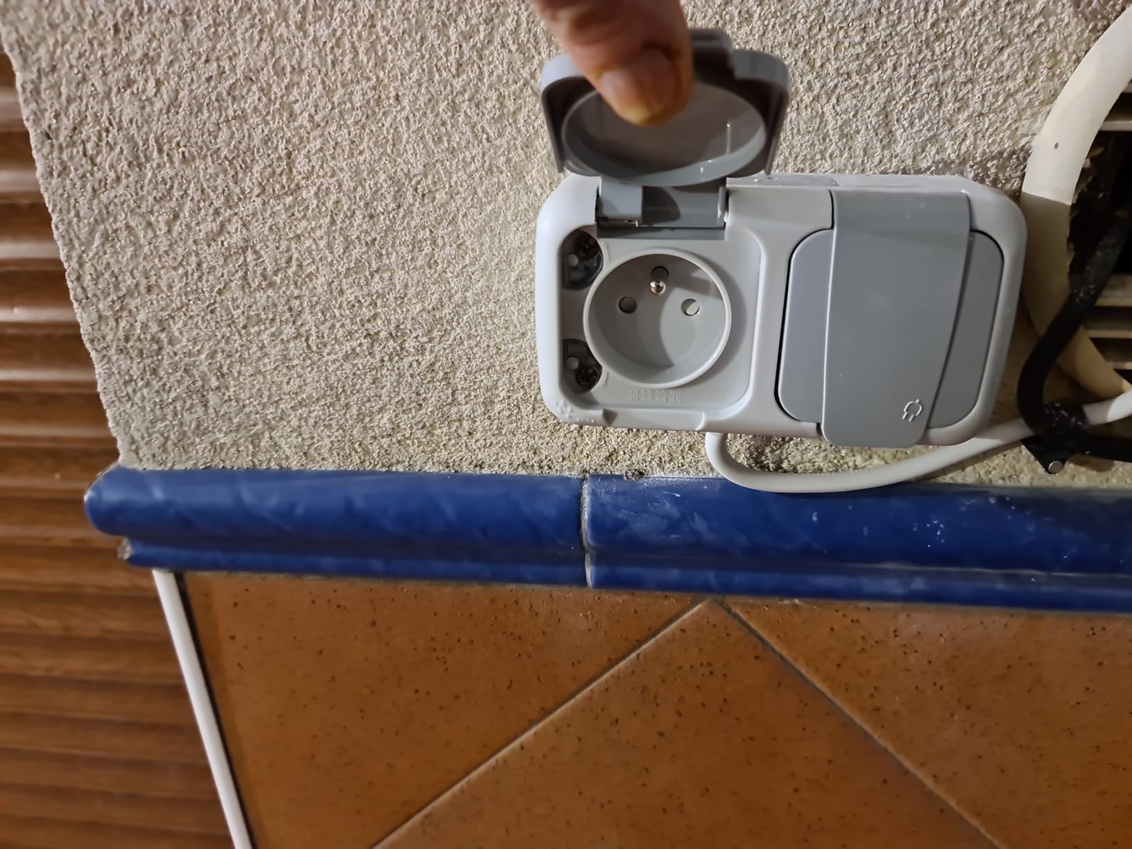 Siemens étanche double prise 2P+T IP54 grise saillie