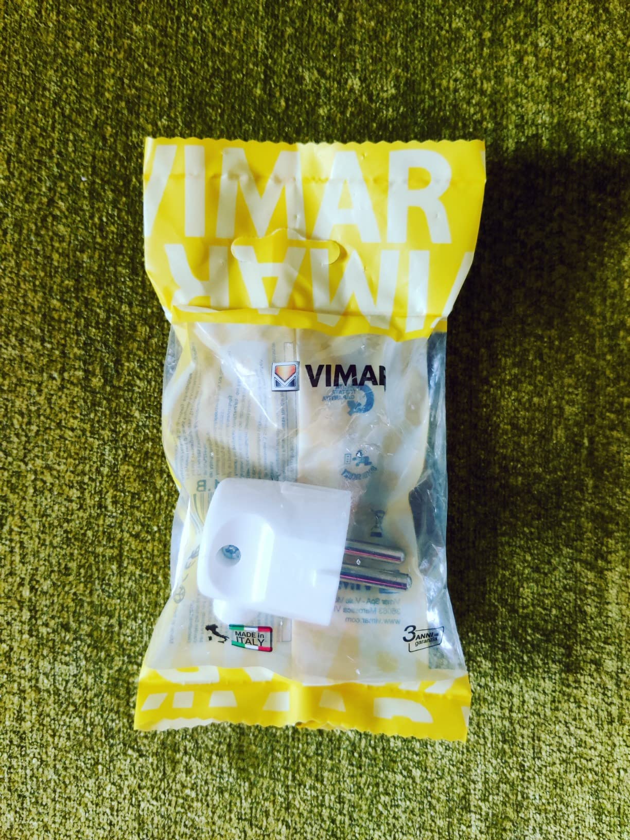 Vimar 00241.B fiche 2P+T 16 A blanc sortie 90°