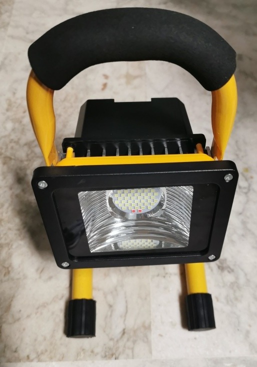 T-Sun Work Lights projecteur LED rechargeable 30W 2500LM IP65