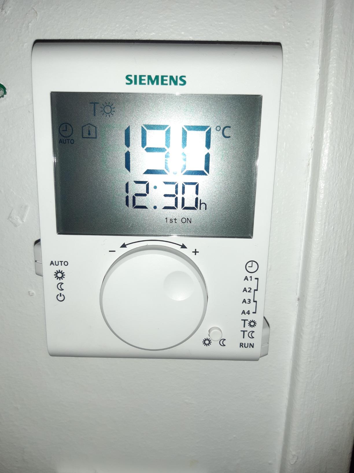 Siemens RDJ100 thermostat d'ambiance programmable journalier LCD