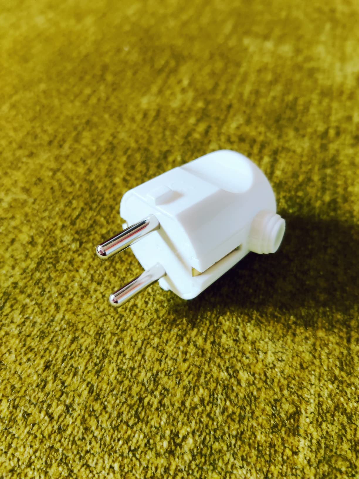 Vimar 00241.B fiche 2P+T 16 A blanc sortie 90°