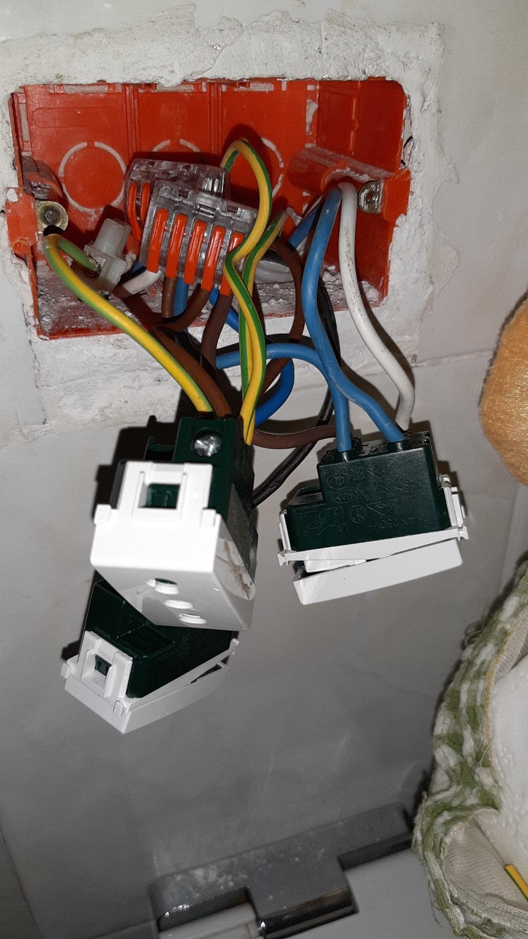 Vimar Plana 14015 interrupteur 2P 16AX 250V blanc éclairable
